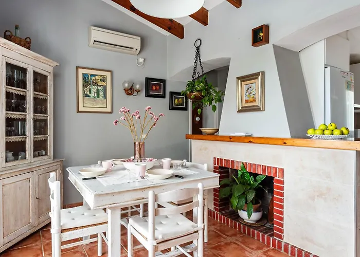 Mari - Con Piscina Privada Y Jardin En Calan Porter Vila