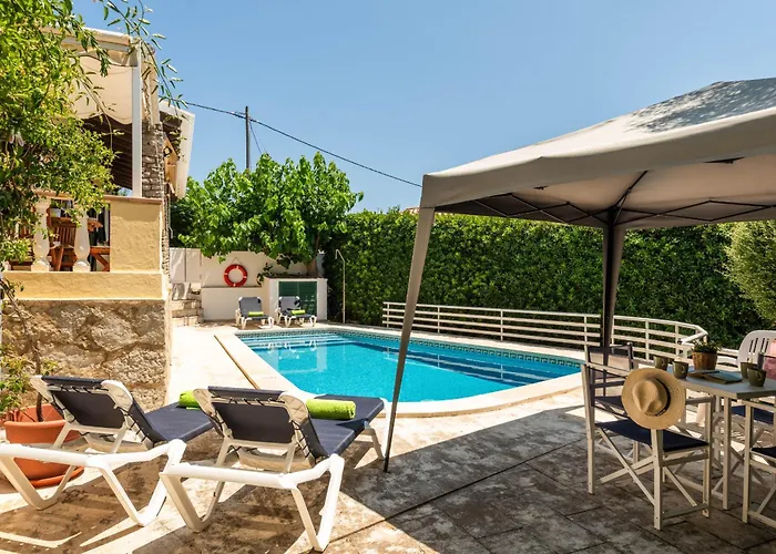 Mari - Con Piscina Privada Y Jardin En Calan Porter *