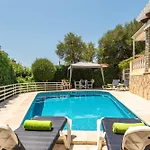 Villa Mari - Con Piscina Privada Y Jardin En Calan Porter *
